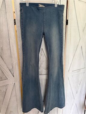 We The Free Penny Pull-On Flare Jeans by free people! Great rare find! Size 27